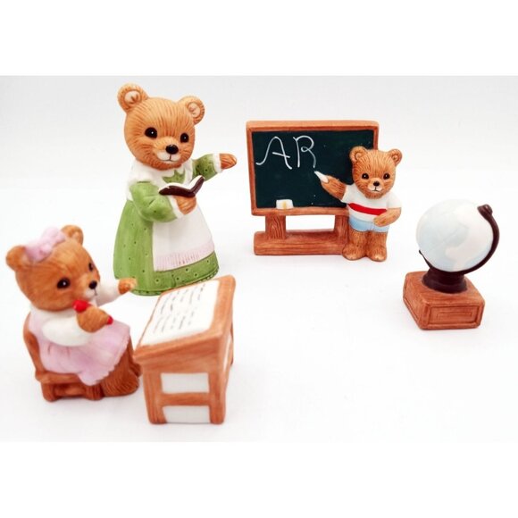 Homco Classroom Bear Figure Set Teacher Students Chalkboard Globe Desk Vintage - Picture 1 of 16